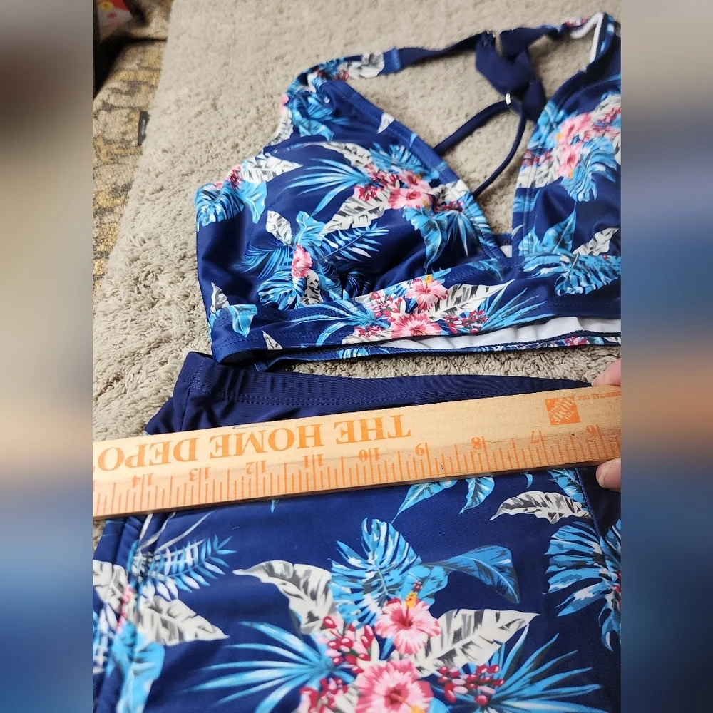 Women's Two Piece Tankini Swim Top With Swim Shorts With Ties - Yonique - L